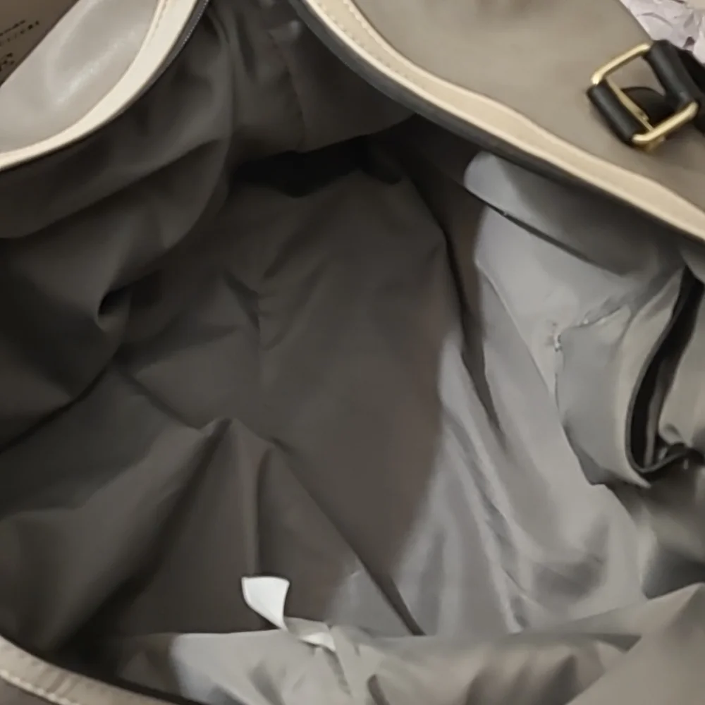 Weekender Bag - Picture 3 of 6